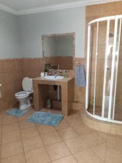 Long Avenue Guest House - 8