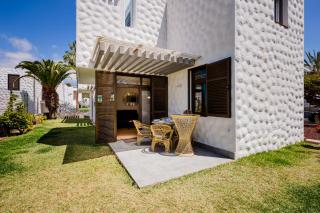 Cerca de la playa y jardin - 8