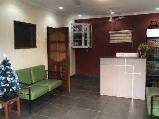 Ghouse room D Ideal For Friends family And Corporate - 8