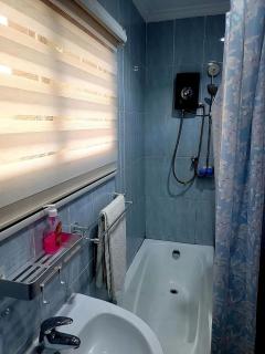 Ghouse room D Ideal For Friends family And Corporate - 1