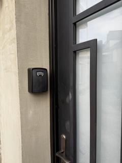 Modern 1BR with Orange Accents - 8