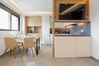 Raise Se7en Apartments - 6