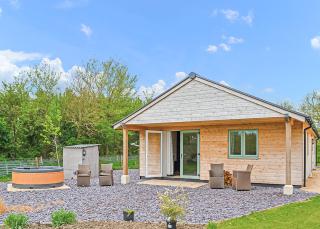 Little Moorland Farm Lodges - 1