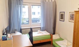 Doppelzimmer mit Garten, Kicker und Grill - 9