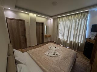 Brench Pyramids View - 2