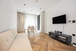 Charming 1-Bed London Flat with Private Balcony - 6