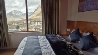 The White Mountain Stays - 6