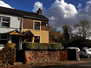 Squirrel Cottage - Stoke-on-Trent - 5