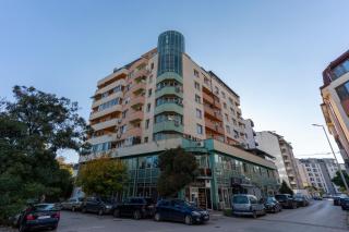 Luna Penthouse Stunning Sofia Skyline plus FREE Parking - 9