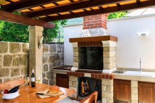 Sele by Vintage Travel - 1