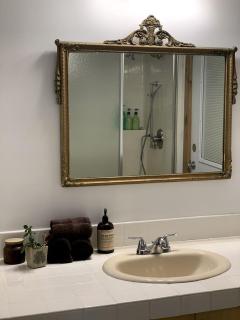 Unique Barn Cabin Rental for 15 People near Hood River, Oregon - 9