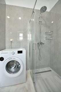 Zoe's and Leonard's Houses - Hydra - 1