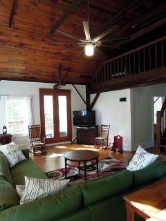 Unique Restored Barn Rental Perfect for Families near the Croatan National Forest, NC - 9