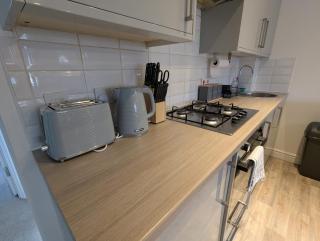 Ruskin Apartment - Free Parking - 2 Bedrooms - Sleeps 3 - 4