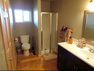 Magnificent Log Cabin with Mountain Views near Yellowstone National Park, Montana - 4