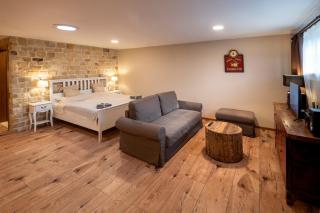 Studio Flat - Sleeps 3 - Parking - Wifi - 9