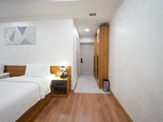 Avant Express Hotel Pool&Spa - 3