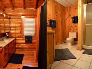 Superb Log Cabin Rental for Groups near Munising and Pictured Rocks National Lakeshore, Michigan - Shingleton - 5