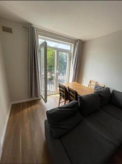 Hillside Retreat in Wolverhampton - Wolverhampton - 7