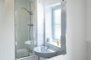 Contractors - Families - Relocators - Sleeps 4 - 2