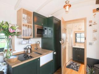 Poppie's Shepherd Hut - Uk50227 - 4