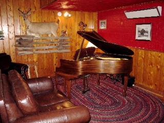 Rustic Lodge Rental on a Farm in Fayette County, West Virginia -  - 4