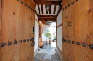 Premium Design Hanok Ubojae 牛步齋 Slow Walk in Bukchon - 8