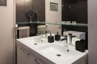 Modern Comfort 2 bdrm Apartment in Voula - 3