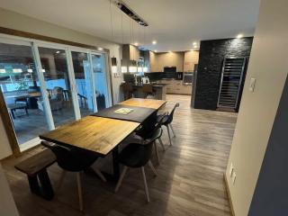 Heated Indoor Pool - Maison au Bord du Lac - 1