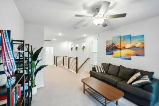 Modern 3BR Austin Retreat 12 minutes from Downtown and Airport - 4