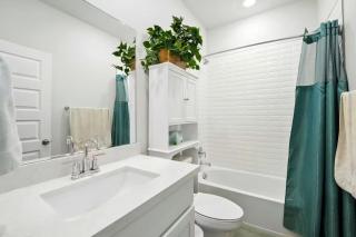 Modern 3BR Austin Retreat 12 minutes from Downtown and Airport - 2