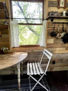 Gorgeous Tiny House Rental for a Glamping Getaway near Saratoga Springs in Upstate New York - 5