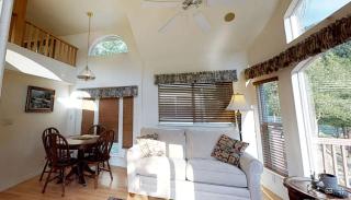 Charming Cottage Rental with Fabulous Views of the Trinity River in Northern California - 2