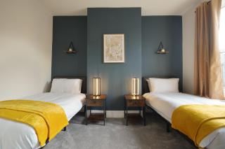 3-Bed Home Perfect for Exploring Nottingham & Derby - 2