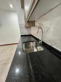 Departamento a estrenar a cerca de la Avenida Principal - 8