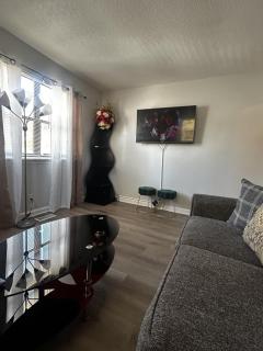 Chic One-Bedroom Escape in the Heart of Durham - 9