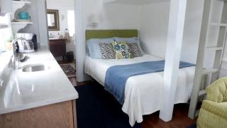 Serene Tiny House with a Big Charm for Glamping in Virginia - 5