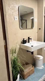 Newly Renovated Studio with Private Entrance - 8