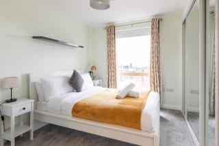 Stylish 2-Bed Penthouse Sleeps 6 Central Location - 1