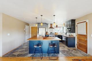 Hummingbird Hideaway - 2