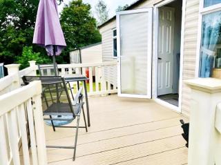 Homely Caravan With Side Decking At Valley Farm, Essex Ref 46286V - 0