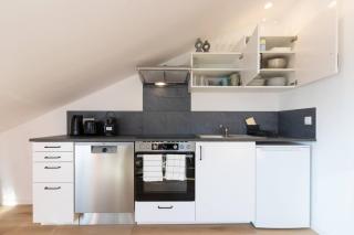 Apartment close to nature with balcony view - 9