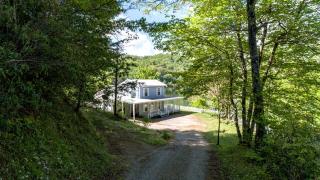 Secluded Lakefront Cabin with Private Dock on Lake Nantahala, Topton, North Carolina - 7