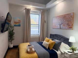 Bright & New Room Shared Apartment NYC Bus - 5