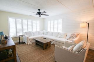 Beautiful 2 BR Condo With Private Beach Access Sunset On The Gulf - 2