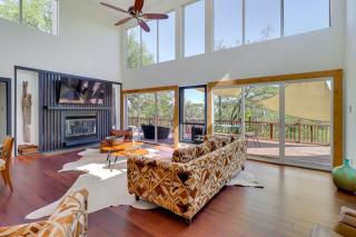 Waterfront Lake Travis Luxury Home with Large Deck! - 0