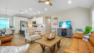 Patio Lounge w Firepit Nature Preserve Views Surf-n-dipity by AvantStay - 3