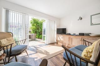 4 Odd Fellows Court - 9