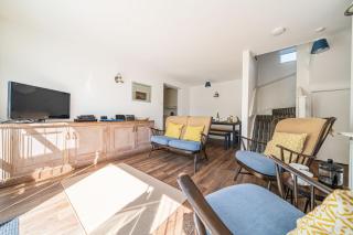 4 Odd Fellows Court - 5