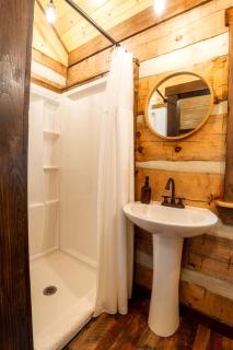 Rustic Wooden Cabin with Hot-tub in Riverton, West Virginia - 7